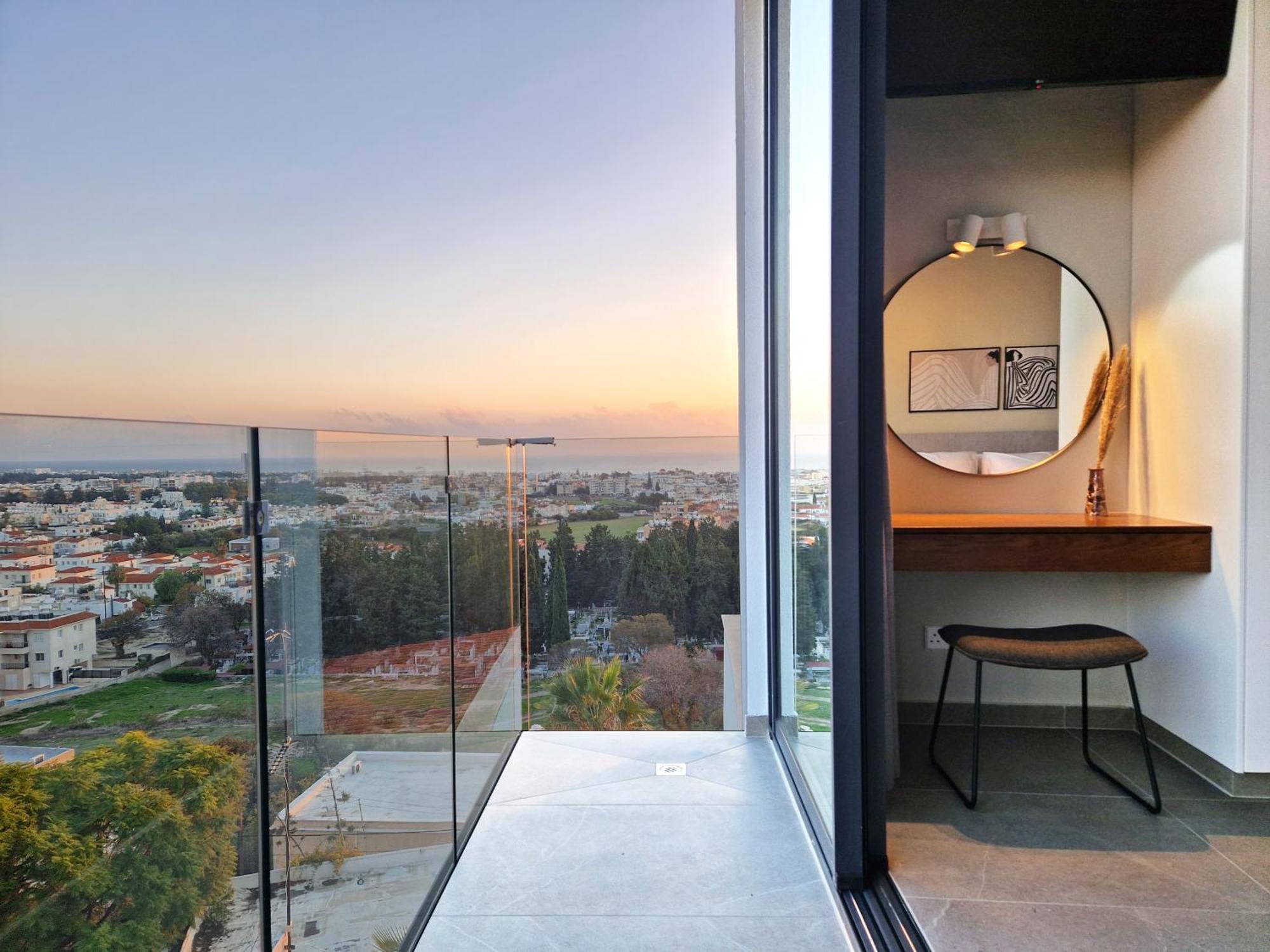 Aeon Residences - In The Heart Of Paphos Exterior foto